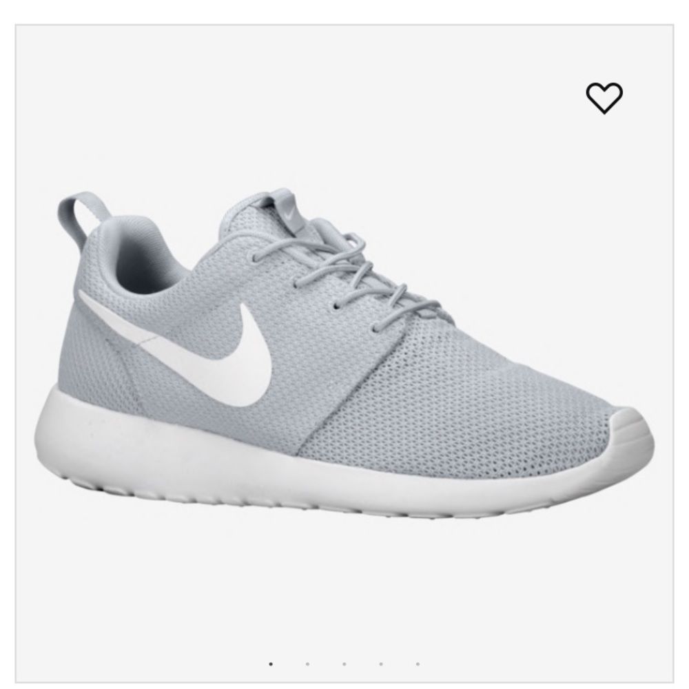 Women’s gray Nike Roches